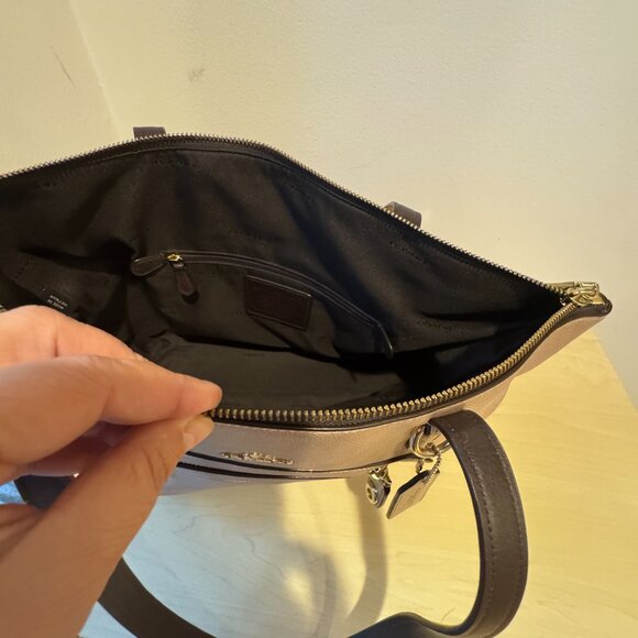 ✨ Coach Taylor Tote | Pink Metallic Pebble Leather ✨ - Picture 9 of 12